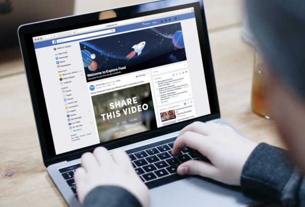 Pár héten belül visszakaphatjuk a régi Facebookot. Befejezik a Felfedező hírfolyam tesztelését