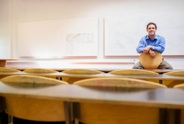 Pedagógus helyett menedzsert állítana a ZMOS az iskolák élére