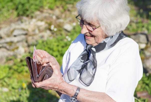 Álorvosok rövidítik meg a hiszékeny nyugdíjasokat