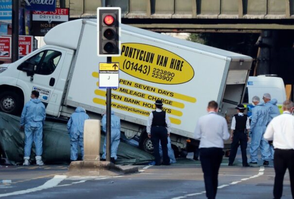 Életfogytiglanra ítélték a muszlimok közé hajtó londoni merénylőt