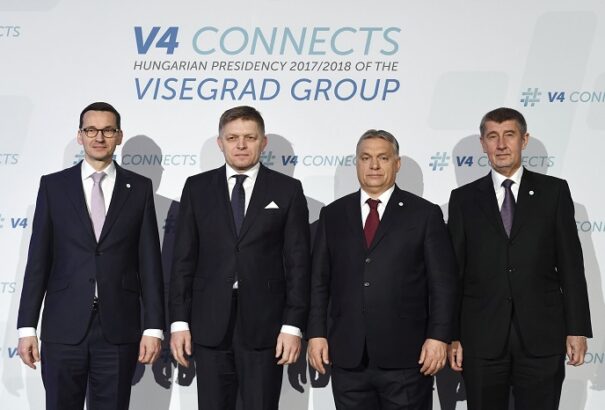 Ultimátumot adnak a V4-nek a kötelező kvótákkal kapcsolatban