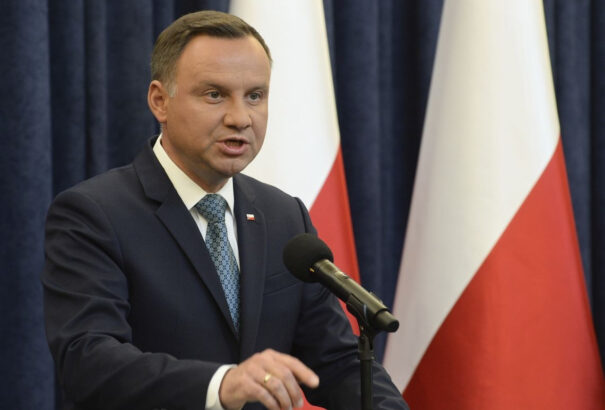 Lengyelország elfogadta a vitatott Holokauszt-törvényt