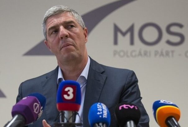 Marad a Most-Híd a kormányban? Bugár dilemmái percről-percre