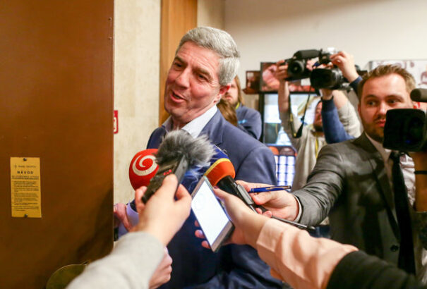 Peter Tkačenko: Béla hidat keres a sírba…