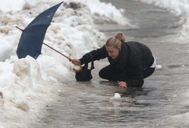 A meteorológusok jegesedésre figyelmeztetnek Nyugat- és Közép-Szlovákiában