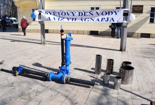 Játékos és gyakorlati tájékoztatás a víz világnapja alkalmából Somorján