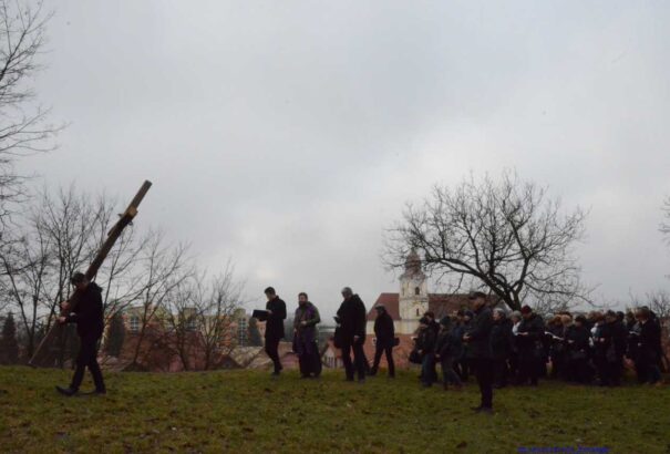 Nagypénteki keresztút a Füleki várban