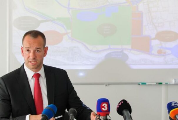 Beteg gyerekek és a Váhostav – Mi mindenen keresett a Smer új erős embere, Viktor Stromček