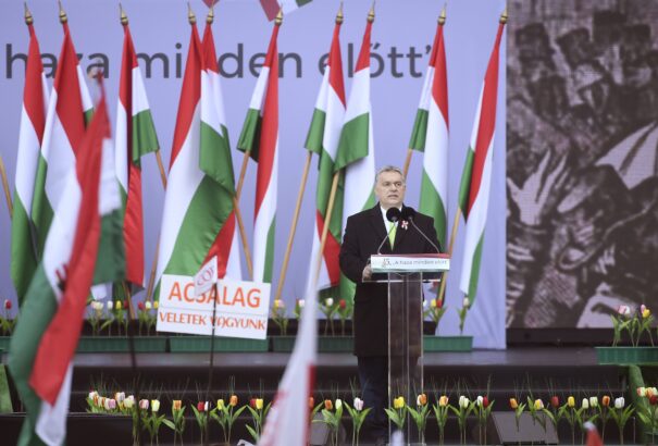 Orbán Viktor: Magyar fiatalok, most a hazának van szüksége rátok, gyertek, és harcoljatok velünk!