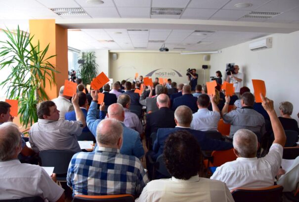 Mindent a helyén kell kezelni, Bugárék döntését is