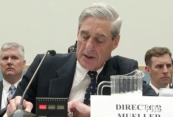 A republikánusok figyelmeztették Trumpot, hogy ne váltsa le Muellert