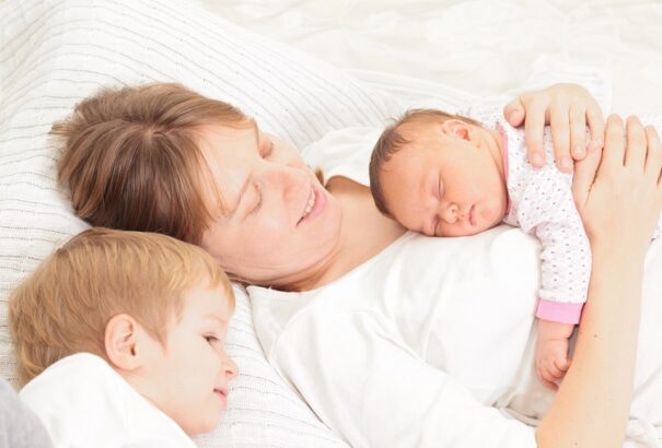 Az EU-ban élő nők átlagosan 29 évesen szülik első gyermeküket