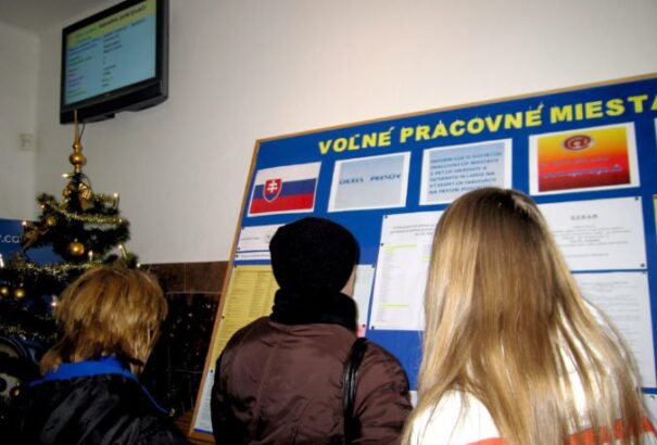 Több mint 40 ezer munkanélküli már legalább négy éve nem dolgozik