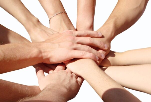 Hátrányos helyzetű magyarokat segítő program indul a Kárpát-medencében