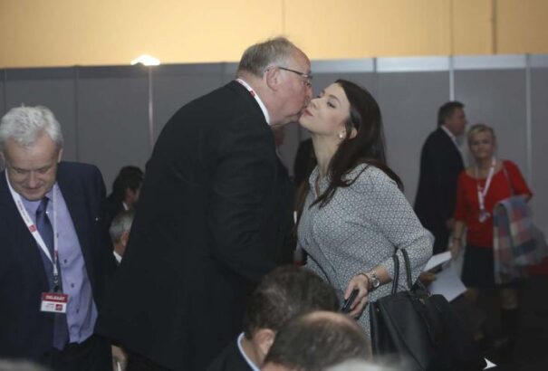 (Régi)új arcok kerülhetnek be a szlovák parlamentbe a friss EP-képviselők helyére