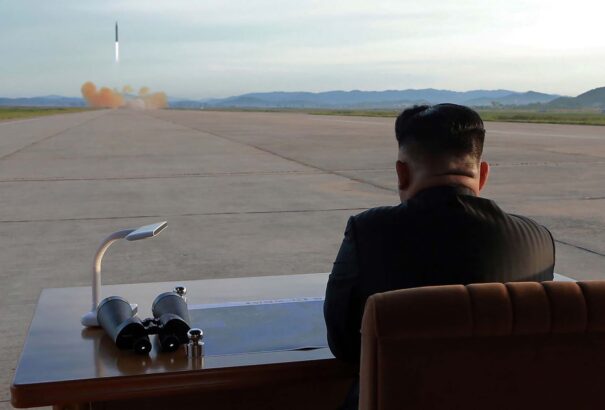 Áttörés: Kim Dzsongun bejelentette, Észak-Korea felfüggeszti a rakétakísérleteit és atomprogramját