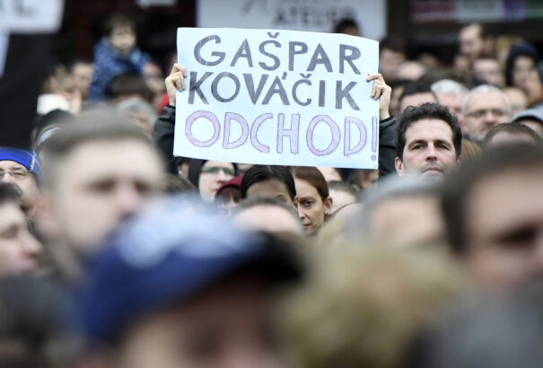 Az utca ismét Gašpar fejét fogja követelni. Ma Pozsonyban és Homonnán folytatódnak a tüntetések