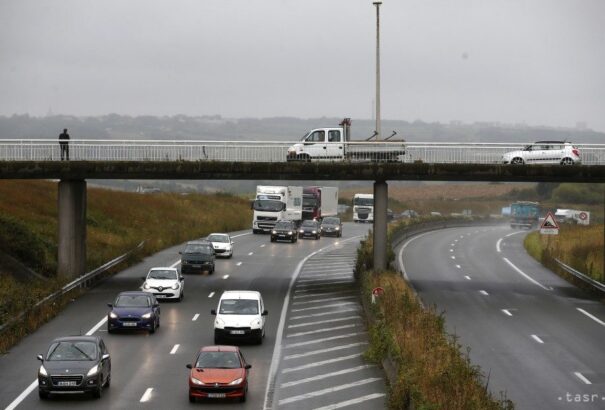 Közlekedhetnek május 1-jén a teherautók