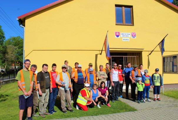 A Föld napja: Kulcsodon az árkokat tisztították a község lakosai