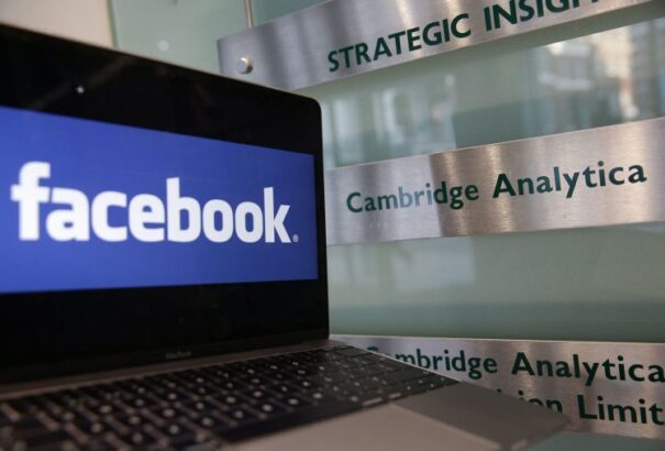 Megállíthatatlanul zuhan a Facebook hitele: Zuckerbergék visszamenőleg törölhetik a chatüzeneteket