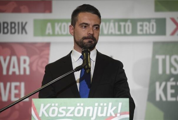 Váratlan bejelentés Magyarországon: Vona Gábor távozik a politikából