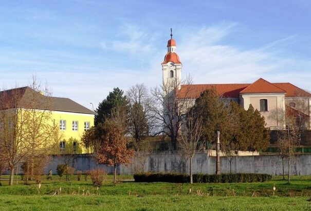 Áll a bál Muzslán. A gyerekek többsége tegnap nem ment iskolába