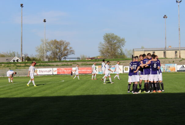 KFC Komárom – FK Noves Igló 7:0 – Körkép.sk aftermovie