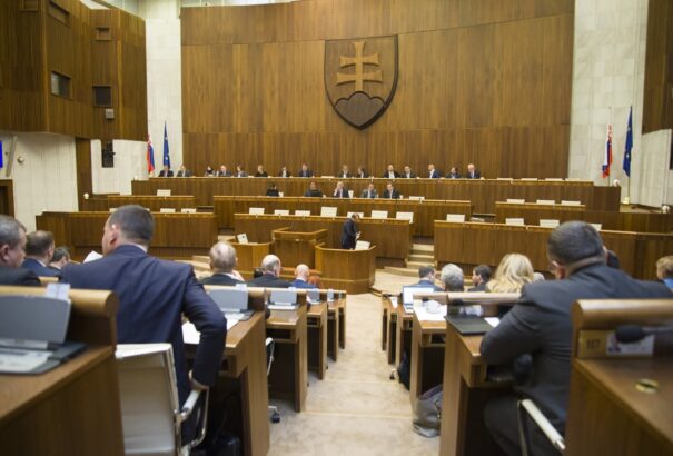 Az AKO-ügynökség szerint erősödött a Most-Híd és a balliberálisok