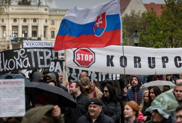 A világ élvonalában vagyunk korrupció tekintetében – ezúttal a menedzsereket vették górcső alá