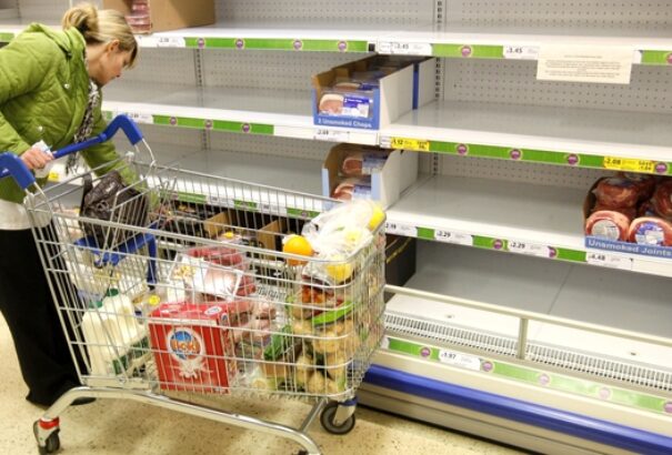 Húsvéti ünnepek: világvégéhez közelítő állapotok uralkodtak az élelmiszerboltokban