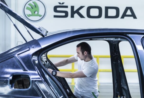 Rendkívül bőkezű fizetésemelést sikerült kiharcolniuk a Škoda dolgozóinak