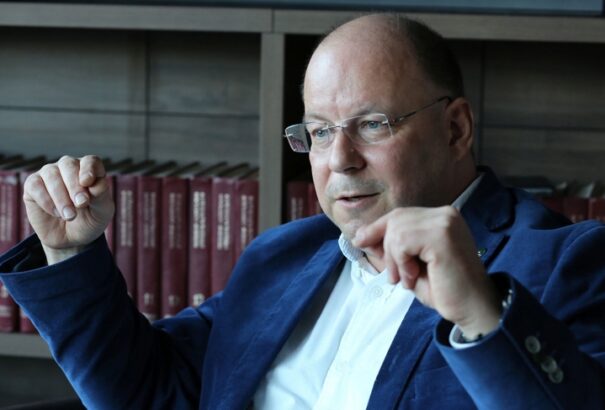 Itt az RTVS vezetőségének válasza: A fiatal szerkesztők radikális magja ellenségképet keres