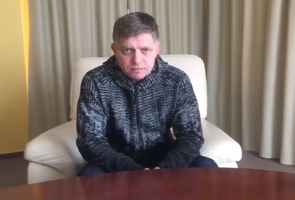 Fico Paška haláláról: Az újságírók hordája és az idióta politikusok felőrölték (VIDEÓ)