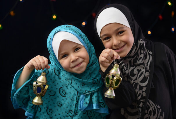 Az osztrák kormány betiltaná a fejkendőviselést az óvodákban és az iskolákban