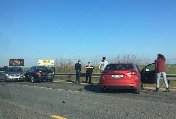 Tömegbaleset a D1-es autópályán