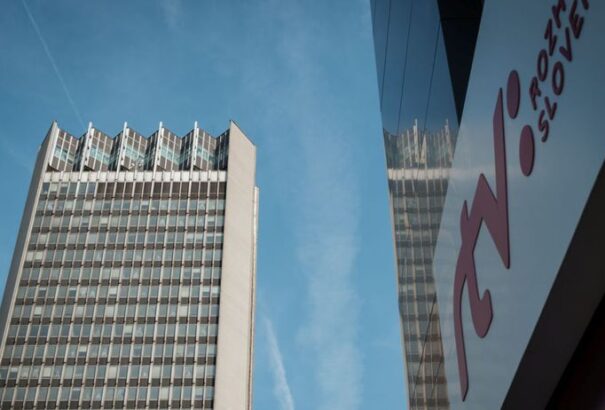 A most-hidas politikusok magyarázatot várnak Rezníktől az RTVS szerkesztőinek elbocsátása miatt