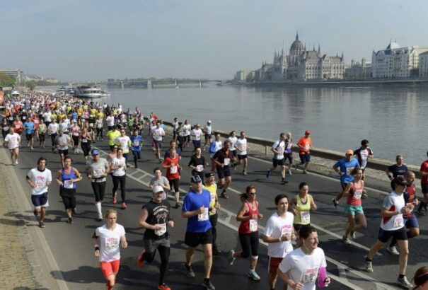 Veterán járművek, futófesztivál, észt rap – Budapesti programajánló