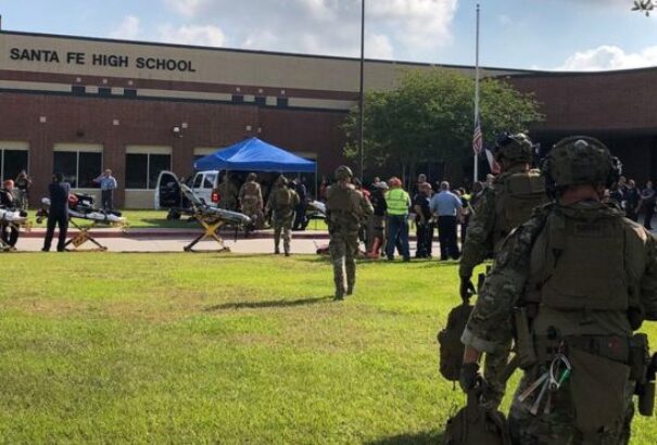 Újabb amerikai középiskolában szabadult el a pokol: legalább nyolc halottja van a lövöldözésnek