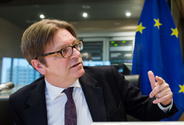 Verhofstadt: Az illiberális kormányok Közép-Európában fontosabb kihívást jelentenek, mint a migráció