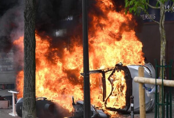 Erőszakba torkolltak a párizsi május 1-jei megmozdulások (Képek)