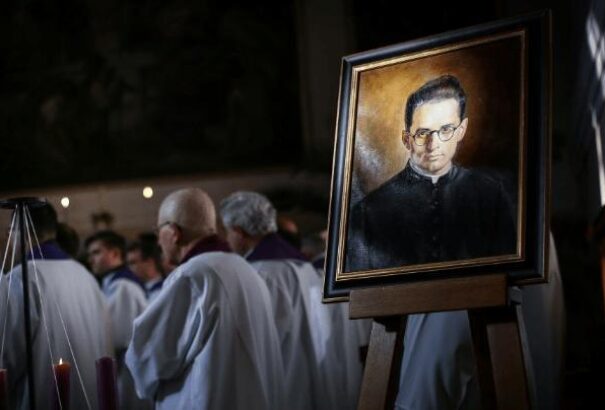 Boldoggá avatták a brutális kegyetlenséggel meggyilkolt Brenner János káplánt