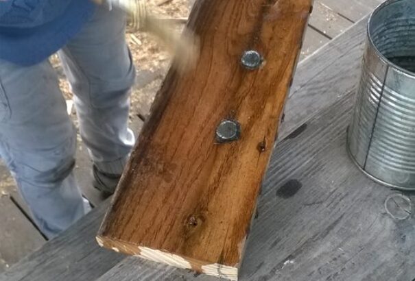 Amikor a magyar hadifoglyok az ortodox templomnál imádkoztak magyarul, a szovjet katona kigúnyolta őket