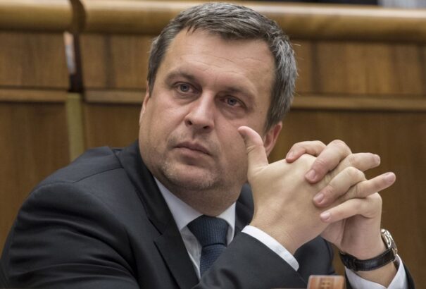 Az ellenzék szerint Danko javaslata ki akarja ütni a versenytársakat a játékból