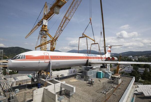 Egy hotel tetején landolt a csehszlovák elnöki különgép (VIDEÓ)