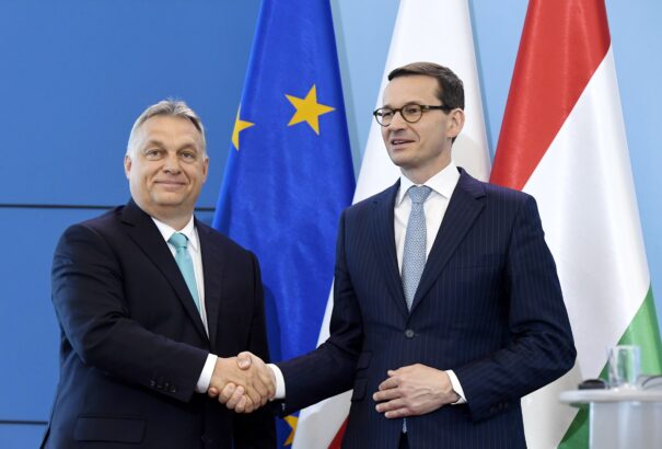 Felmérés: A lengyelek többsége egyetért a lengyel és magyar vétóval