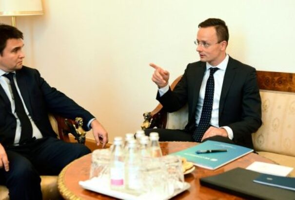 Lehet elmozdulás a magyar-ukrán vitában? Tárgyalóasztalhoz ül Budapest, Kijev és a kárpátaljai magyarok