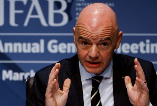 Radikális változások jöhetnek a futballban. A FIFA-elnök „mini” vb-ket akar