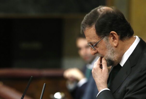 A spanyol parlament megvonta a bizalmat a miniszterelnöktől. Szocialista kormány alakul