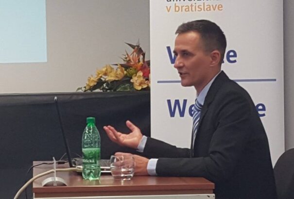 OĽaNO: A Most-Híd arra használja a Kisebbségi Alap pénzét, hogy pontokat szerezzen a régiókban