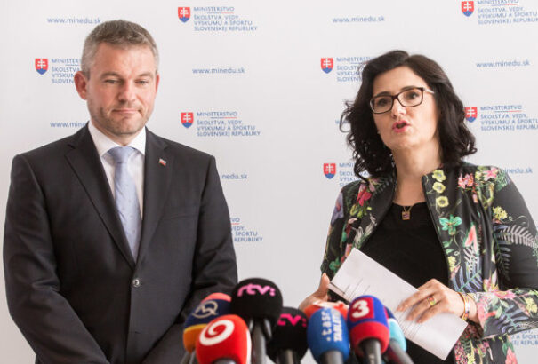 Pellegrini bejelentette, hogy 2019 szeptemberétől nőni fog a tanárok kezdő fizetése